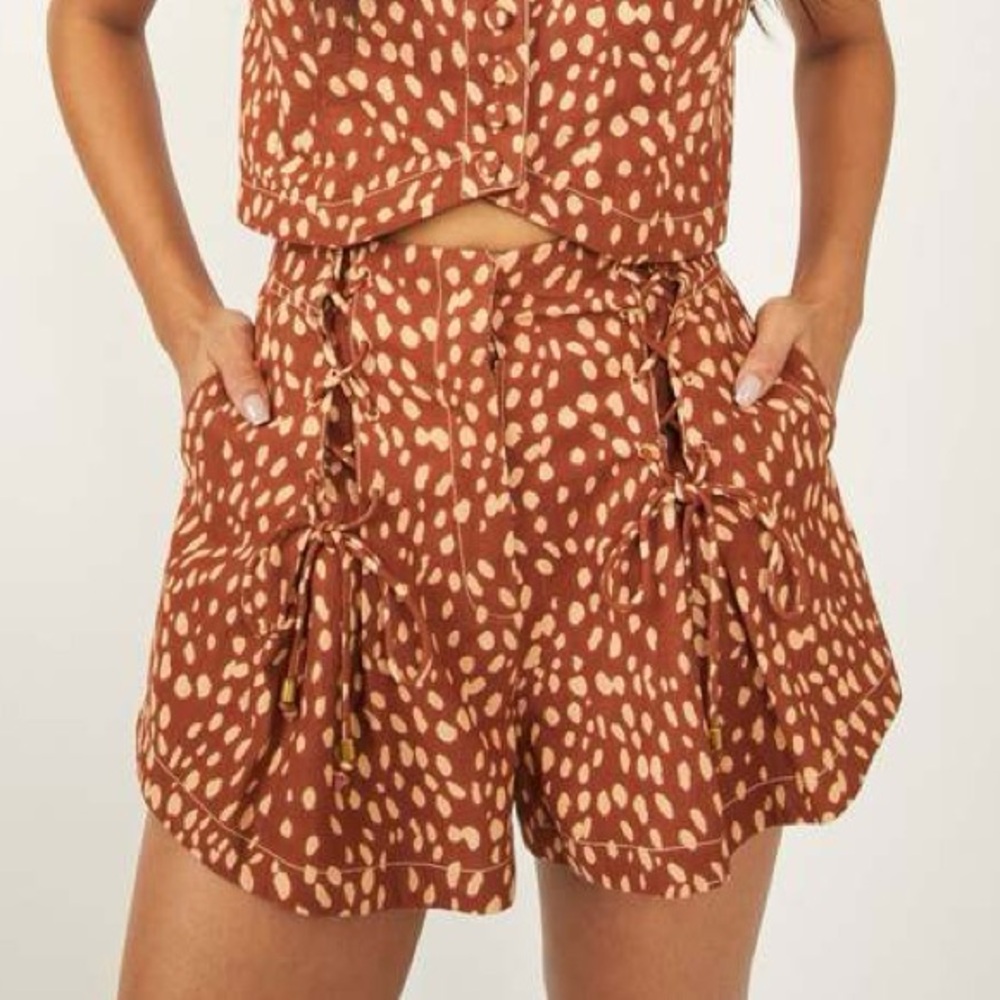 Free People Bennett shorts in Fawn brown polka dot lace front pleated size 6